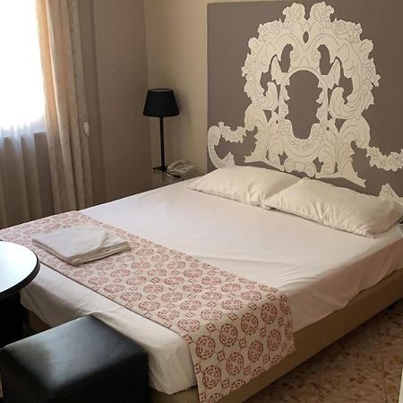 Due Cani Apartment Palermo Exterior foto